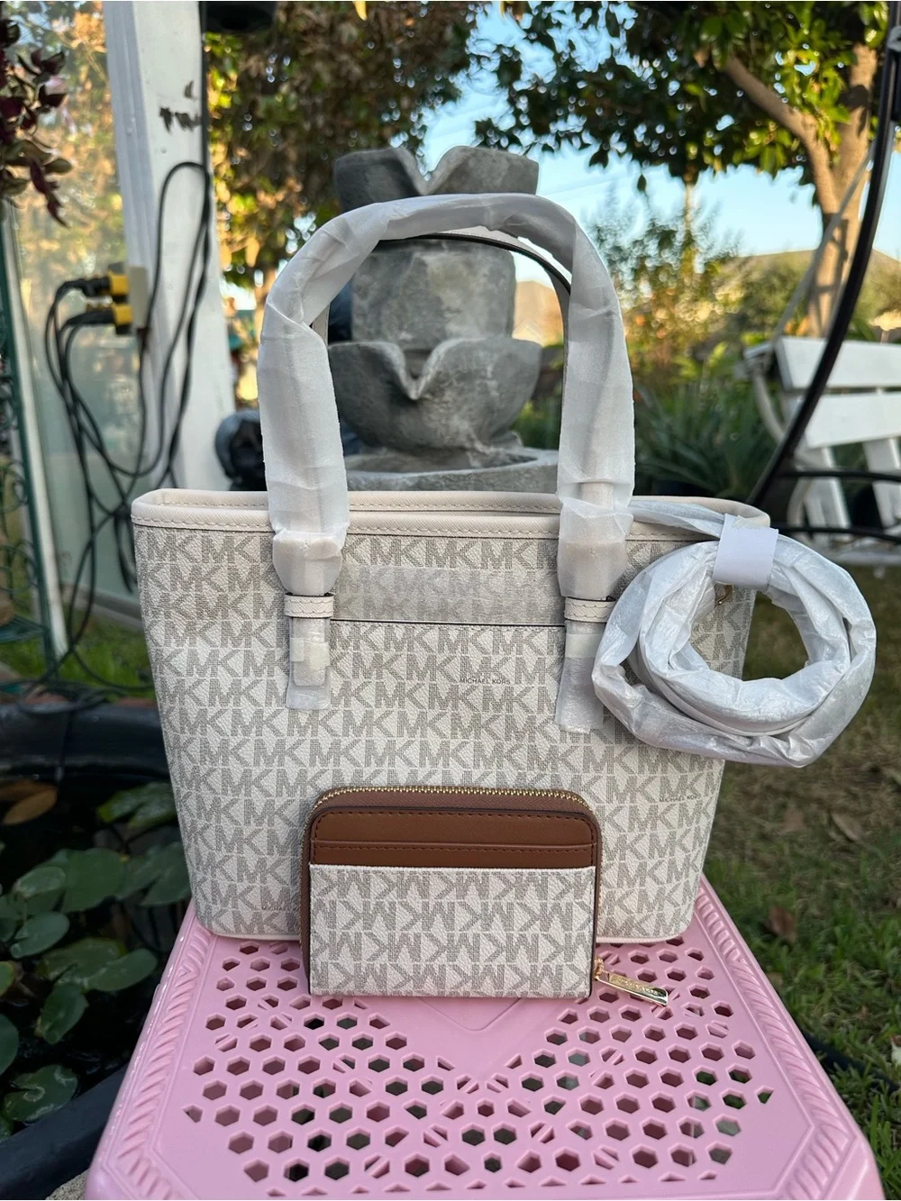 Michael Kors White/Beige Signature Tote with Matching Wallet